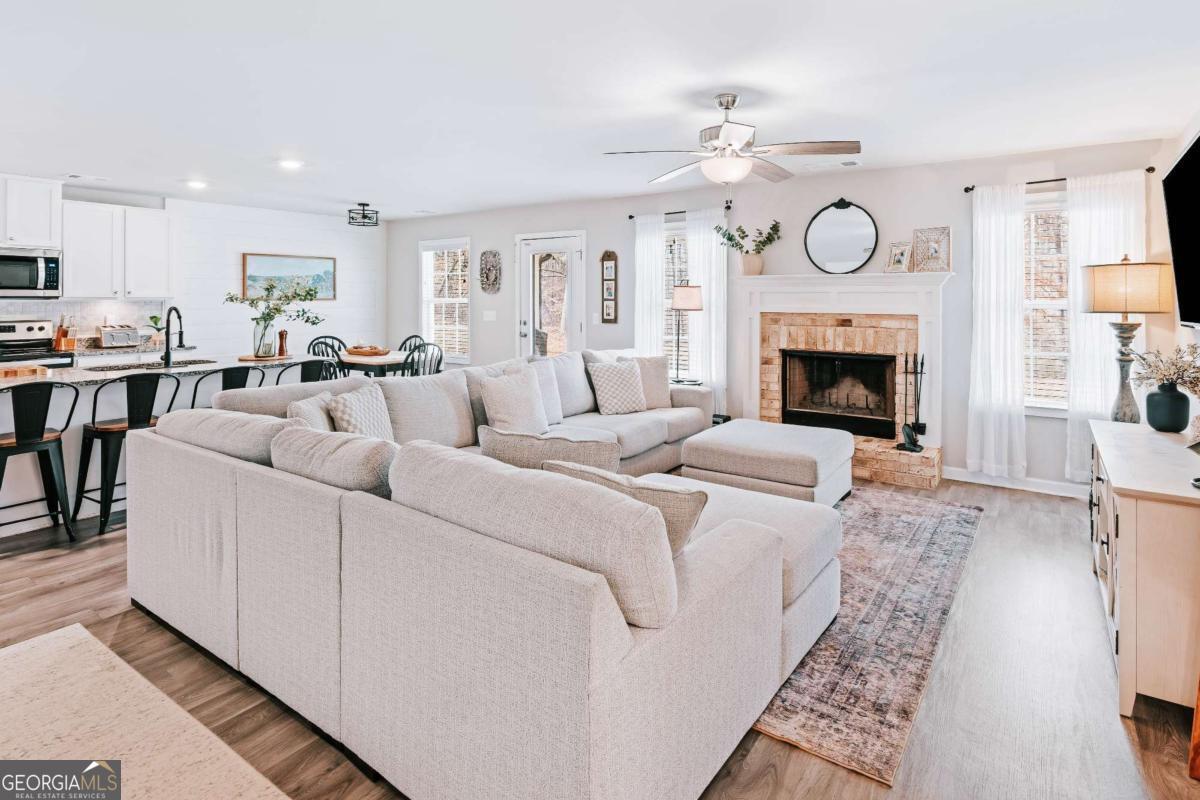 121 Mountain Creek DR