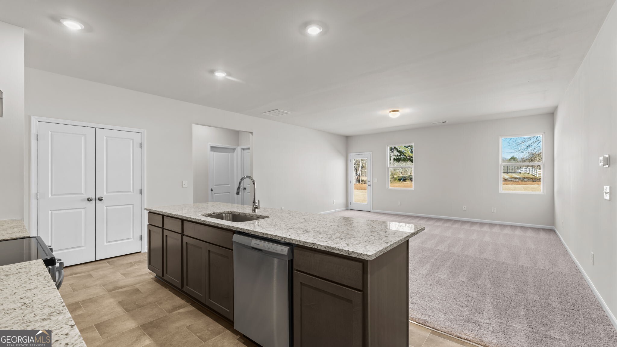 172 Hampton Hollow DR