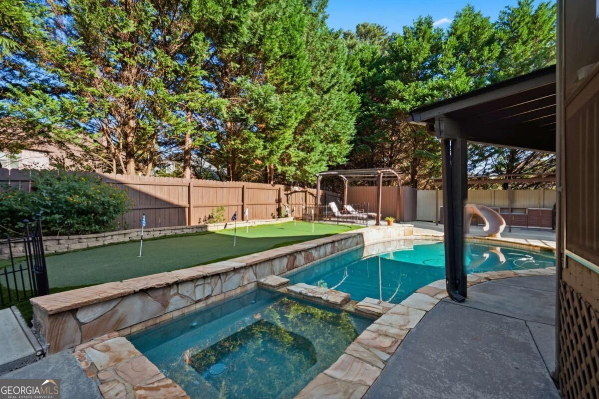 605 Settles Brook CT