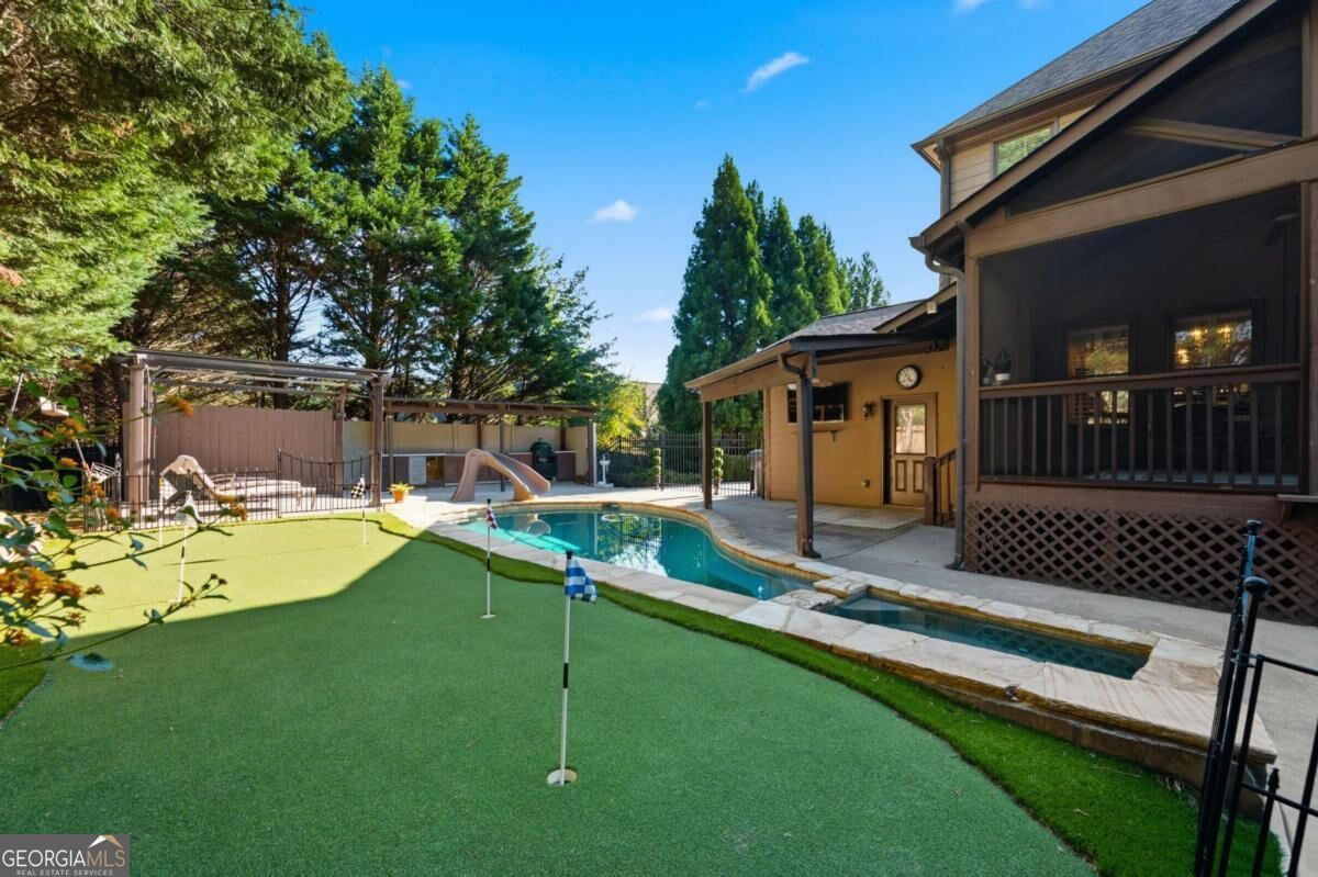 605 Settles Brook CT