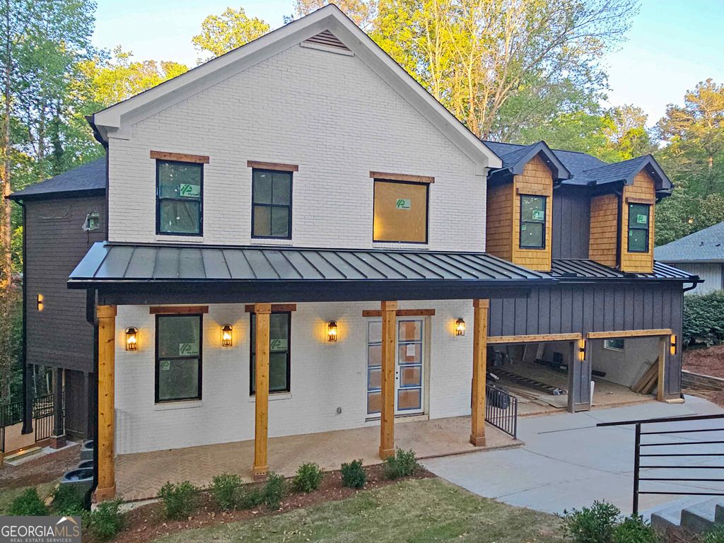 Photo of 132 Lakeshore Drive NE, Marietta, GA 30067 (MLS # 10766532)