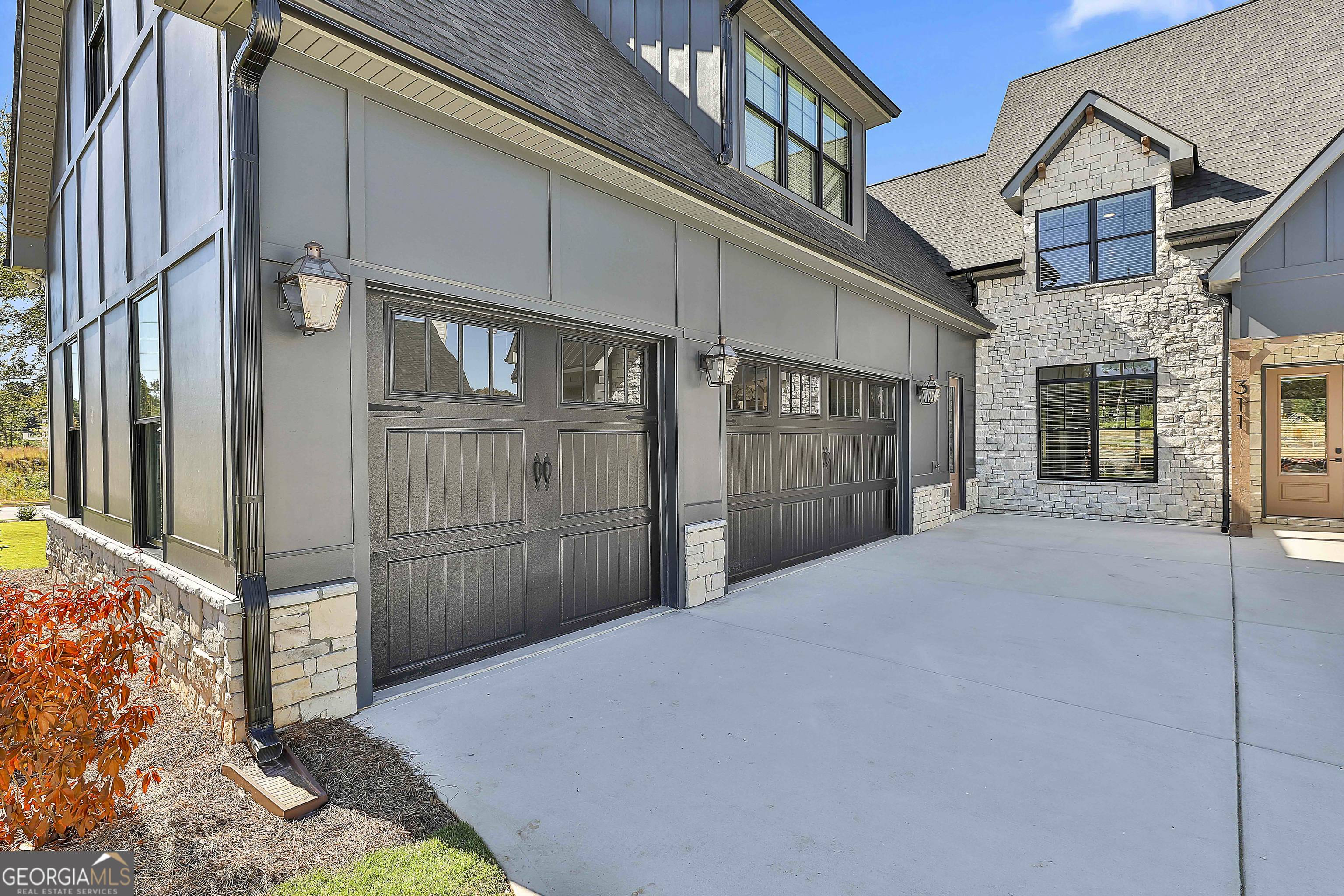 311 Ruffian CIR 52