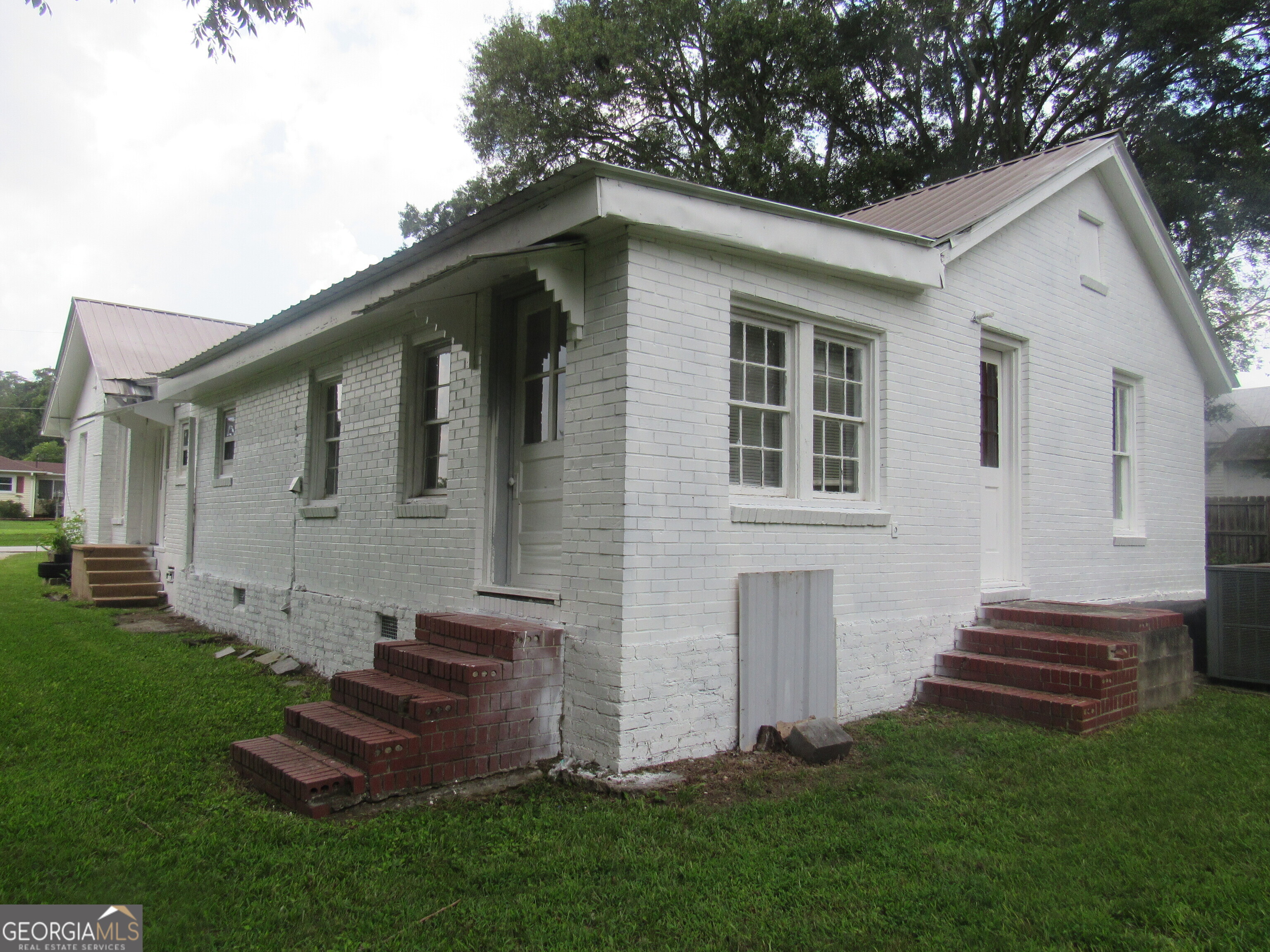 86 Luckie ST