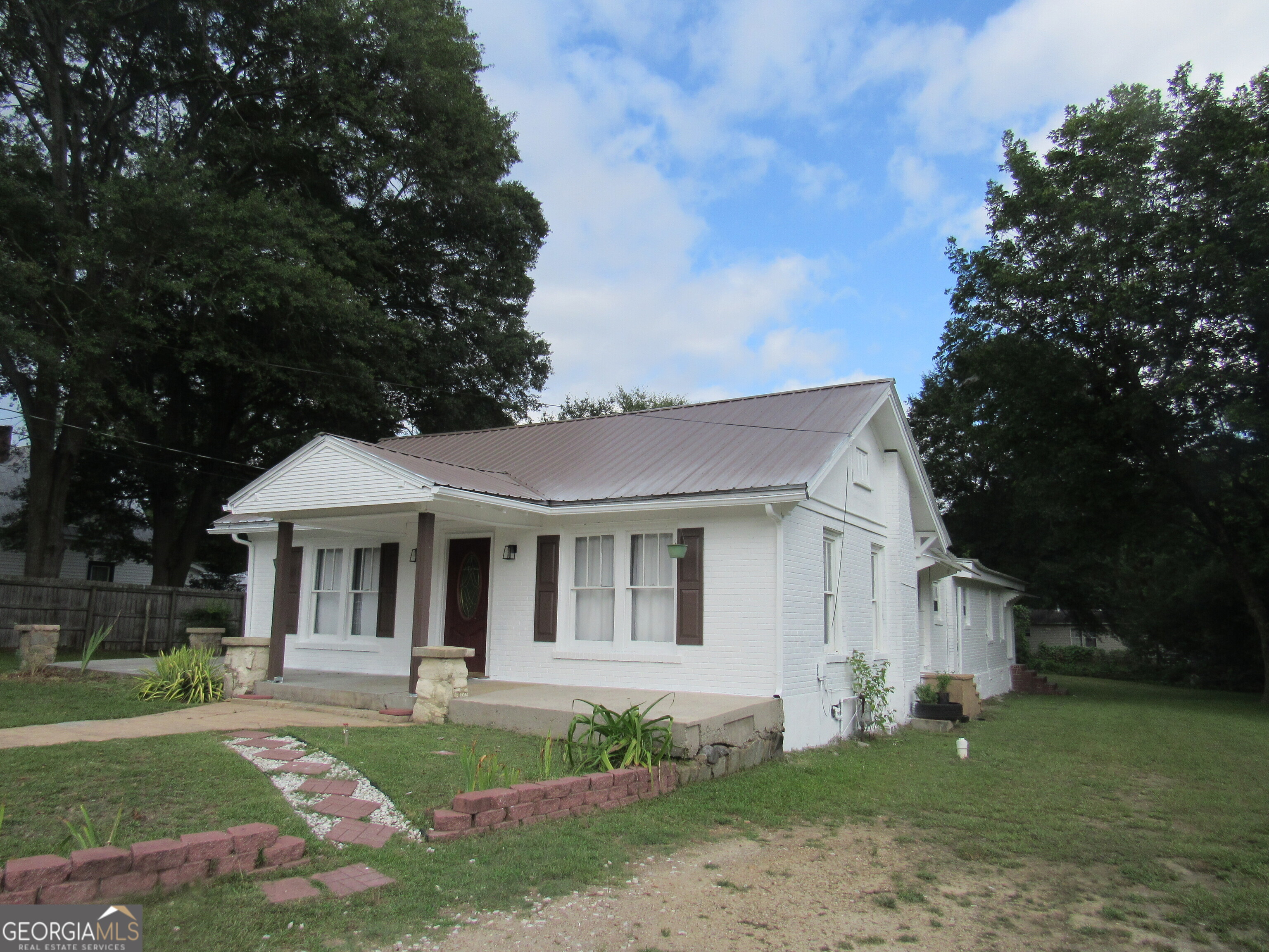 86 Luckie ST