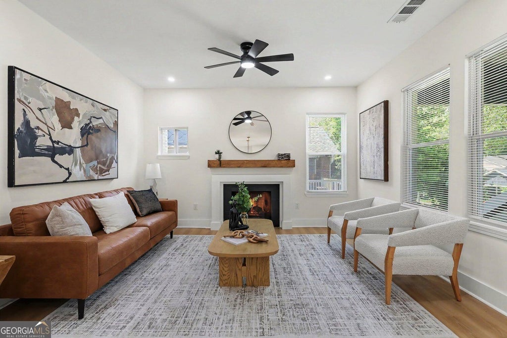 Photo of 1600 Rogers Avenue SW, Atlanta, GA 30310 (MLS # 10855946)