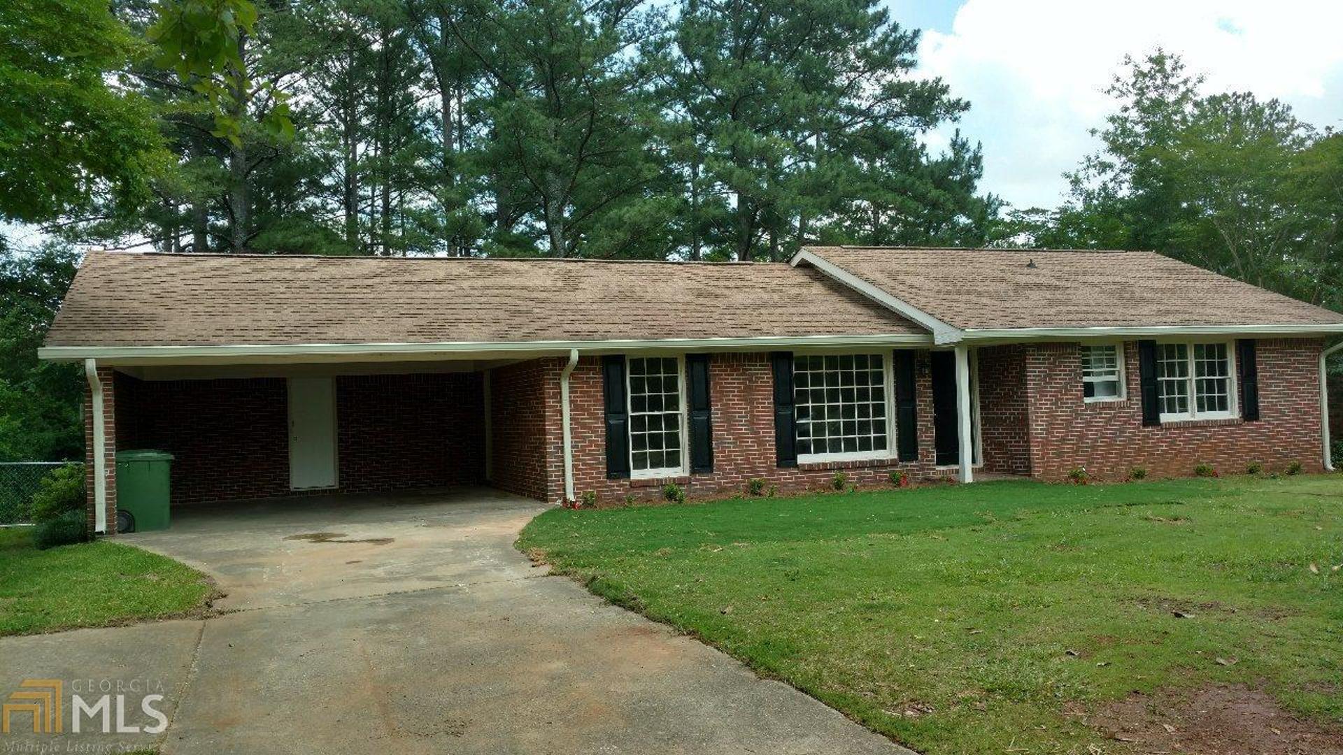THREE BEDROOMS-2 FULL BATHS BRICK HOME. COMPLETELY RENOVATED, TIP TOP SHAPE. GRANITE COUNTER TOP, NEW FLOORS, DOUBLE CARPORT, 2 NEW BATHS. ALL NEW STAINLESS STEEL APPLIANCES. PRIVATE, FENCED BACK YARD, PATIO, LARGE LAUNDRY ROOM, 13X7 STORAGE ROOM OFF CARPORT, SHOW ANYTIME. VACANT.