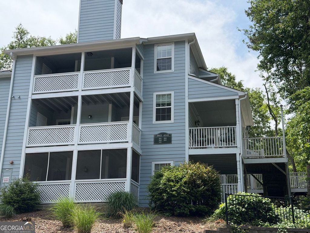 Photo of 3921 Riverlook Parkway SE #201, Marietta, GA 30067 (MLS # 10763386)
