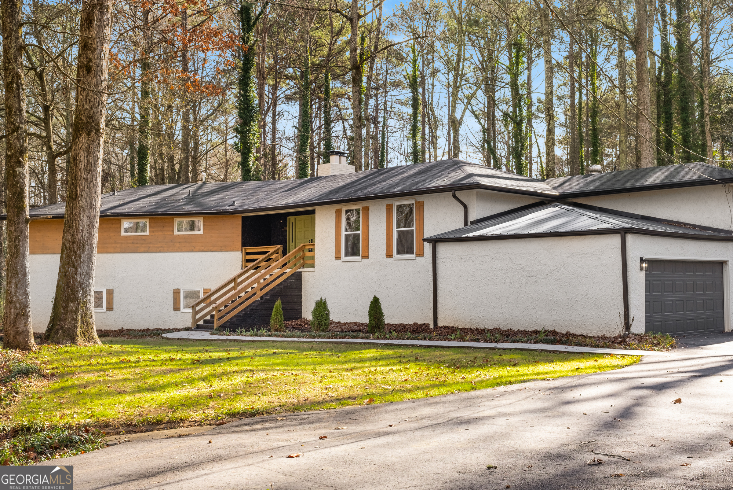 2019 Emerald DR
