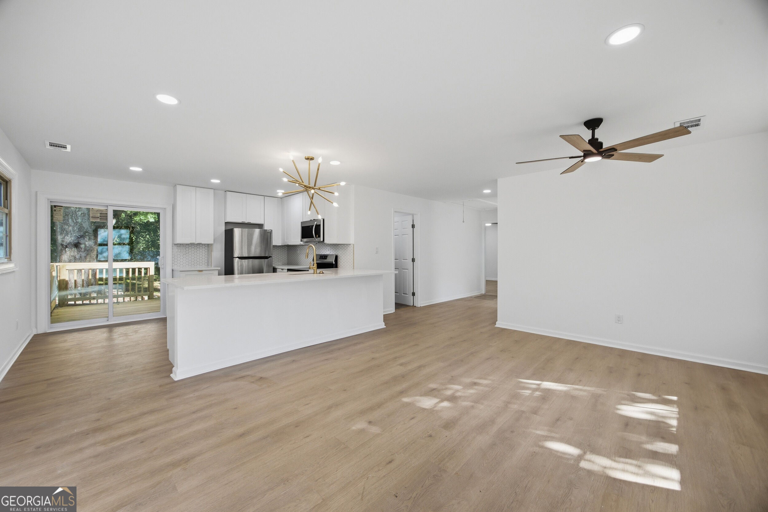 2184 Browns Mill RD SE