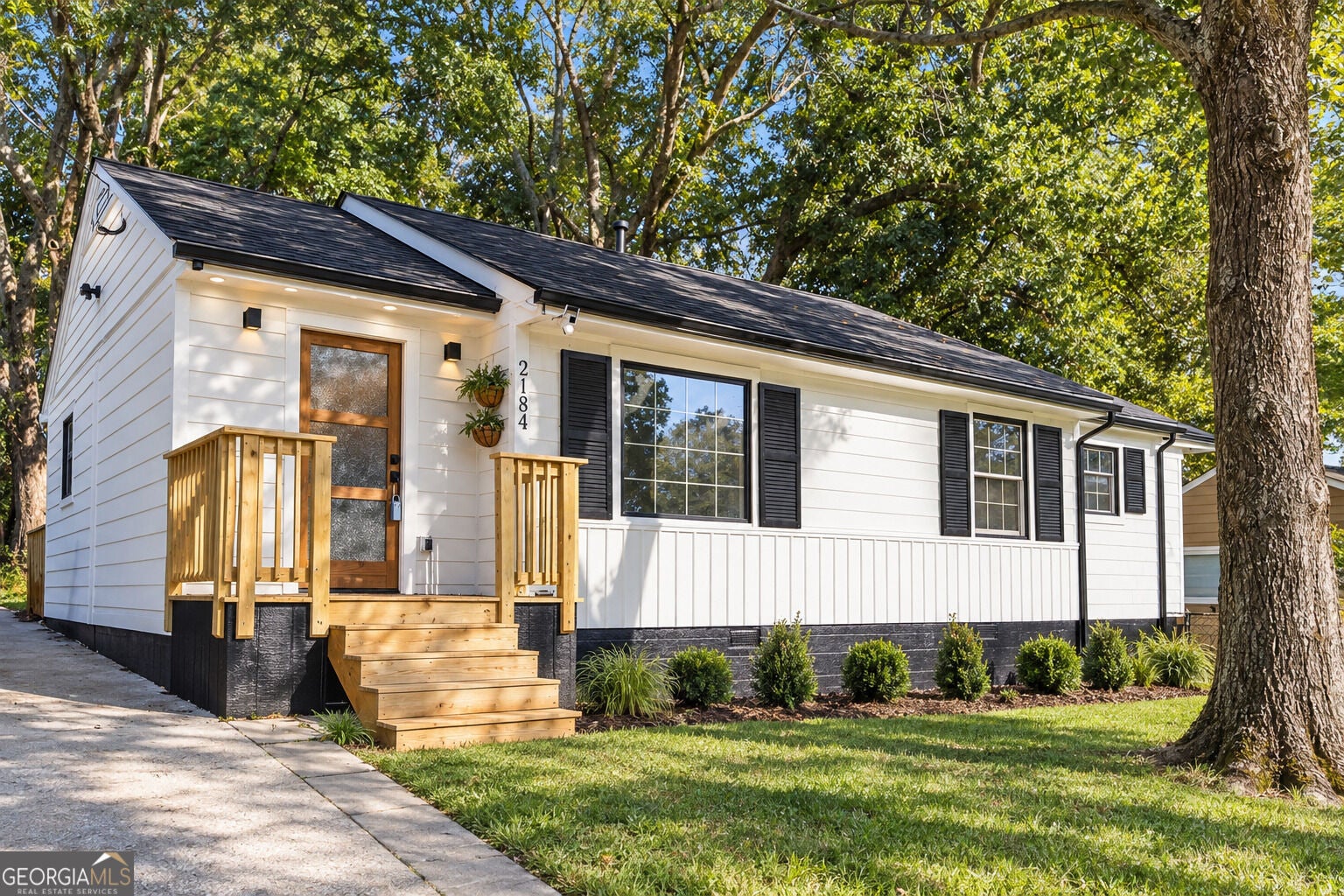 2184 Browns Mill RD SE
