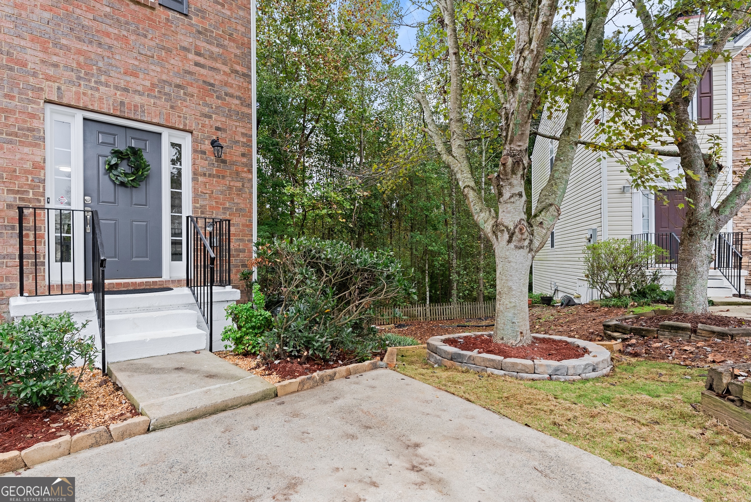 4948 Oak Meadow LN