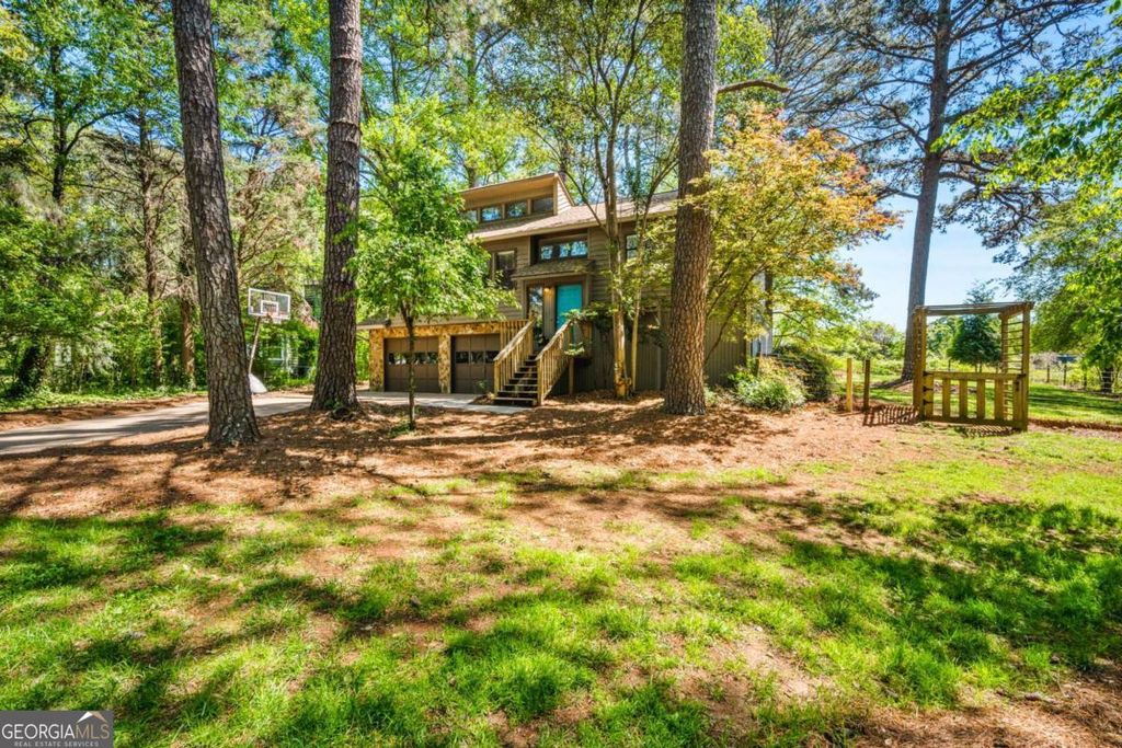 Photo of 6903 Heritage Place, Acworth, GA 30102 (MLS # 10732303)