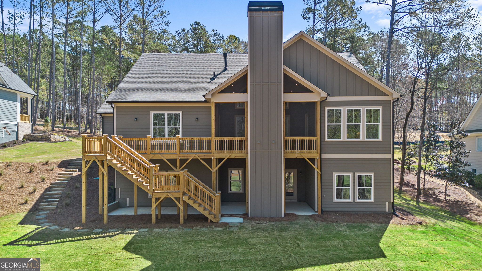 1051 Pinehurst DR