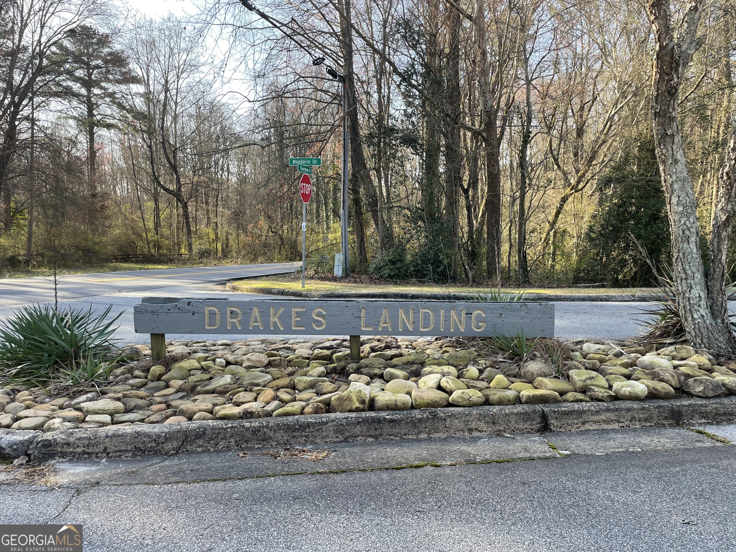 Beautiful Level Lot in a nice established Jonesboro neighborhood! Bring your Builder. Build to sell or build your Dream Home. The lot is near Lake Jodeco, 19/14, and Stockbridge. Lot is zoned Residential.