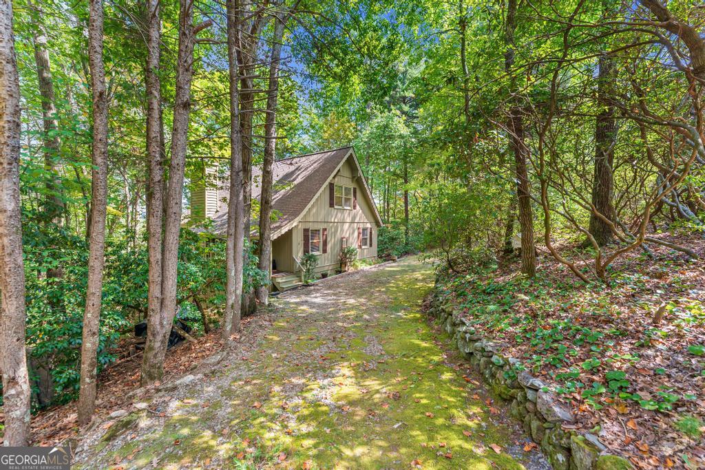 864 Woodbrier