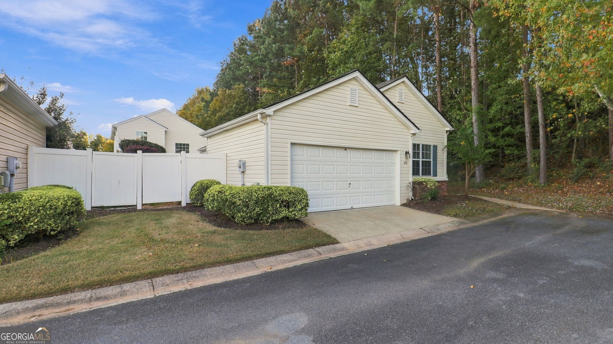 682 Bedford CT