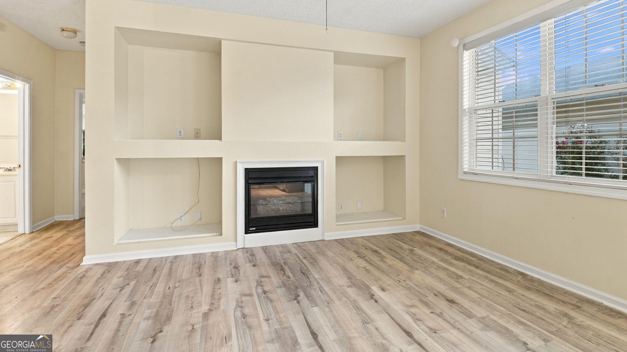 682 Bedford CT