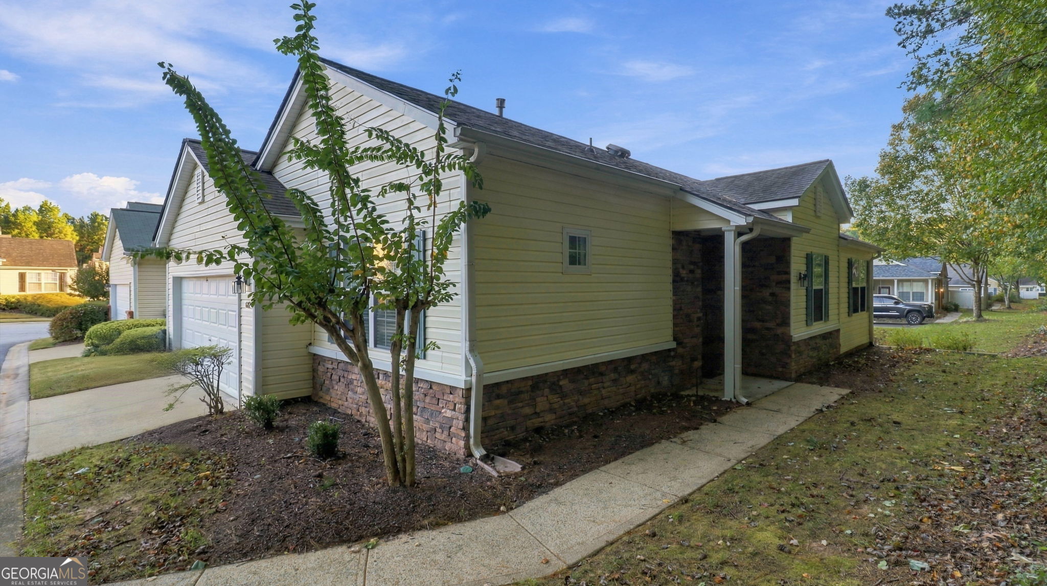 682 Bedford CT