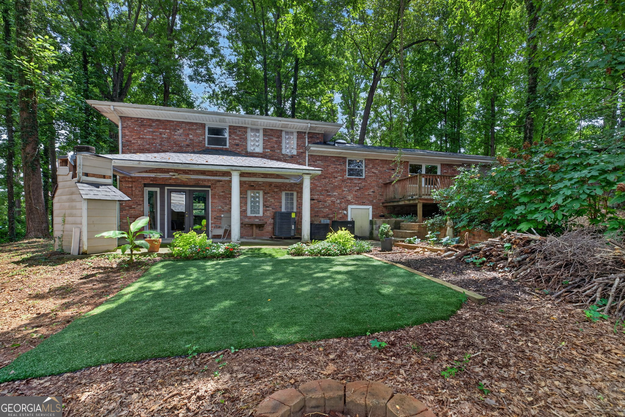 3343 Dogwood LN NW