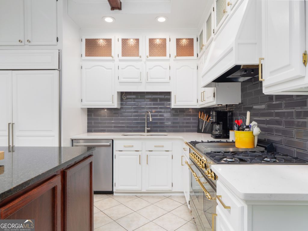 Photo of 708 London Street, Brunswick, GA 31520 (MLS # 10756184)