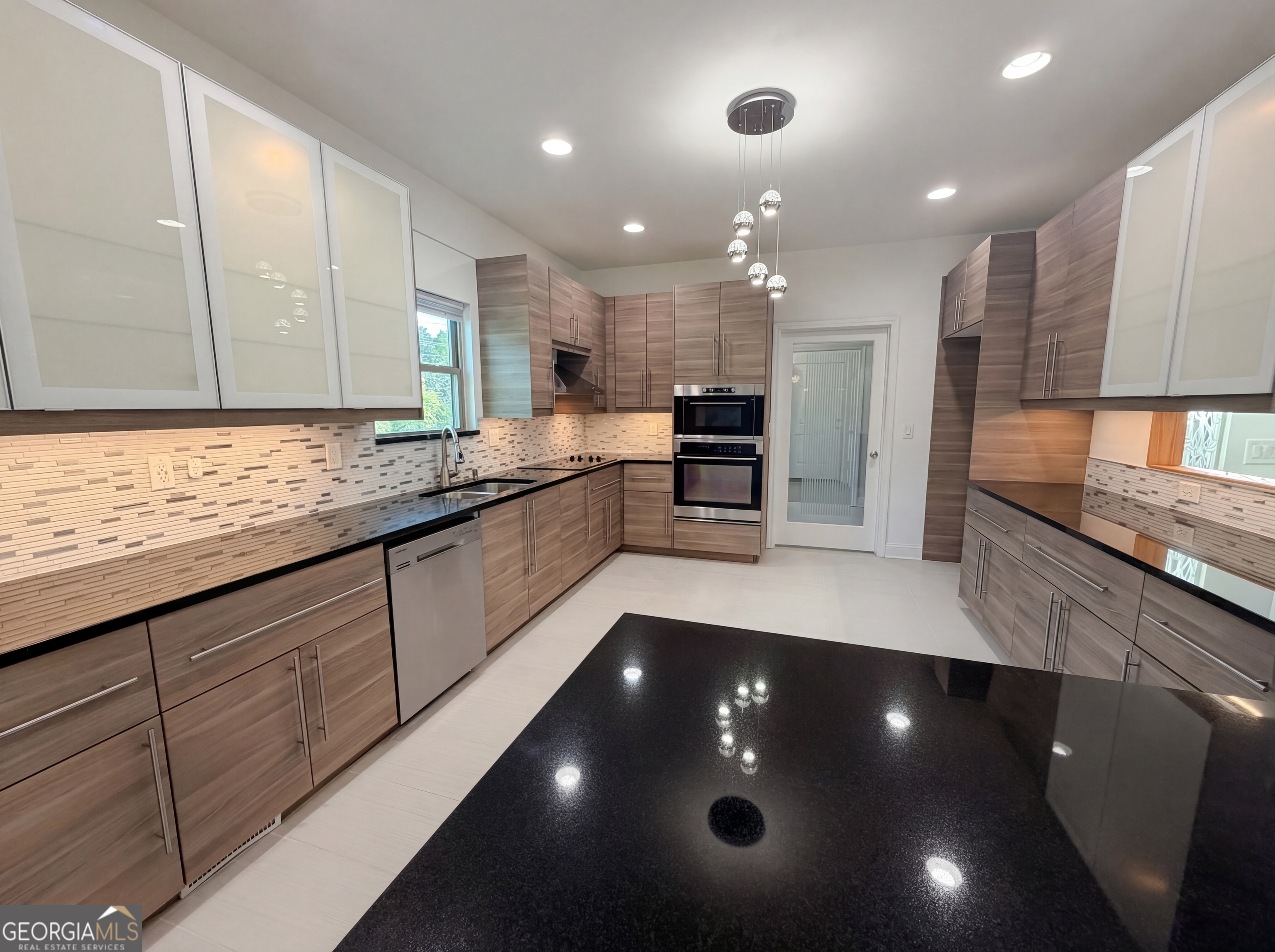 302 Summer Garden DR