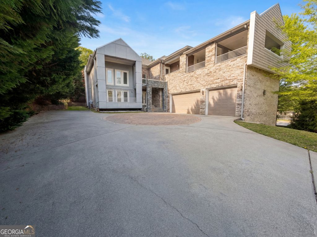 Photo of 302 Summer Garden Drive, Marietta, GA 30064 (MLS # 10730033)