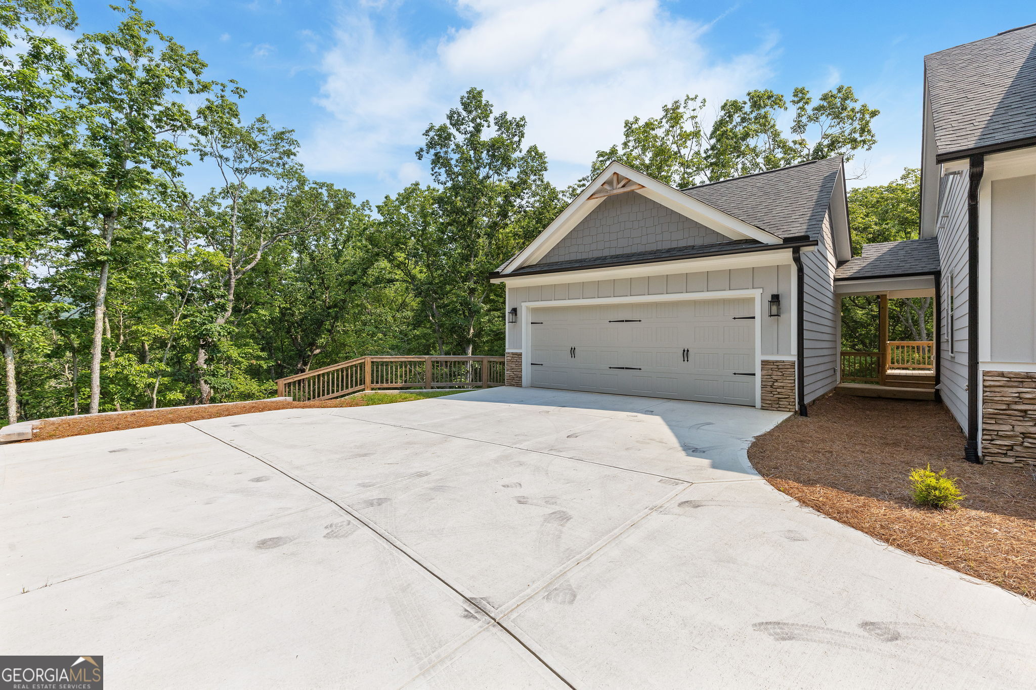 114 Washington Oak CT