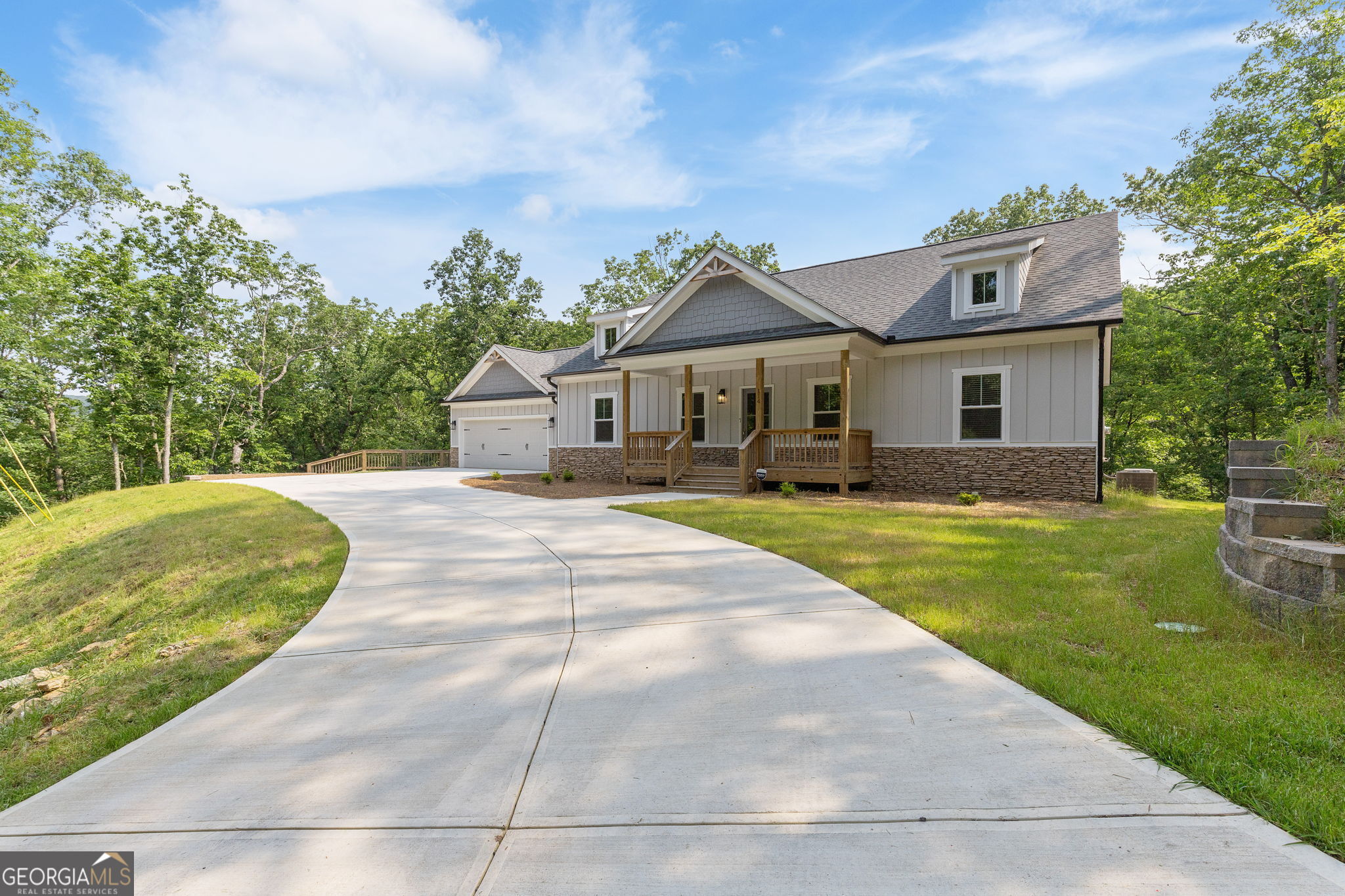 114 Washington Oak CT