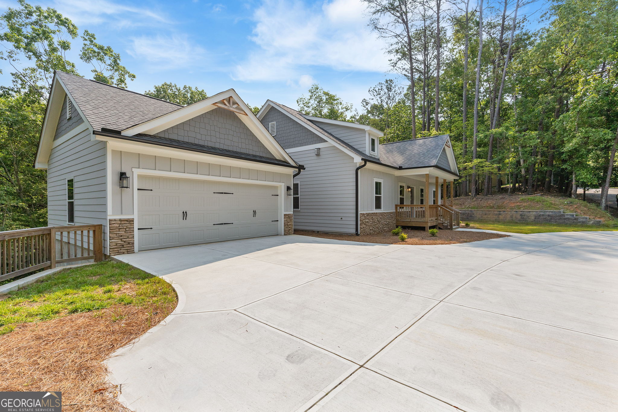 114 Washington Oak CT