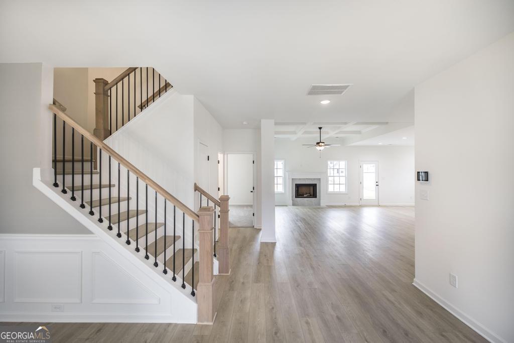212 Meadows LN 225