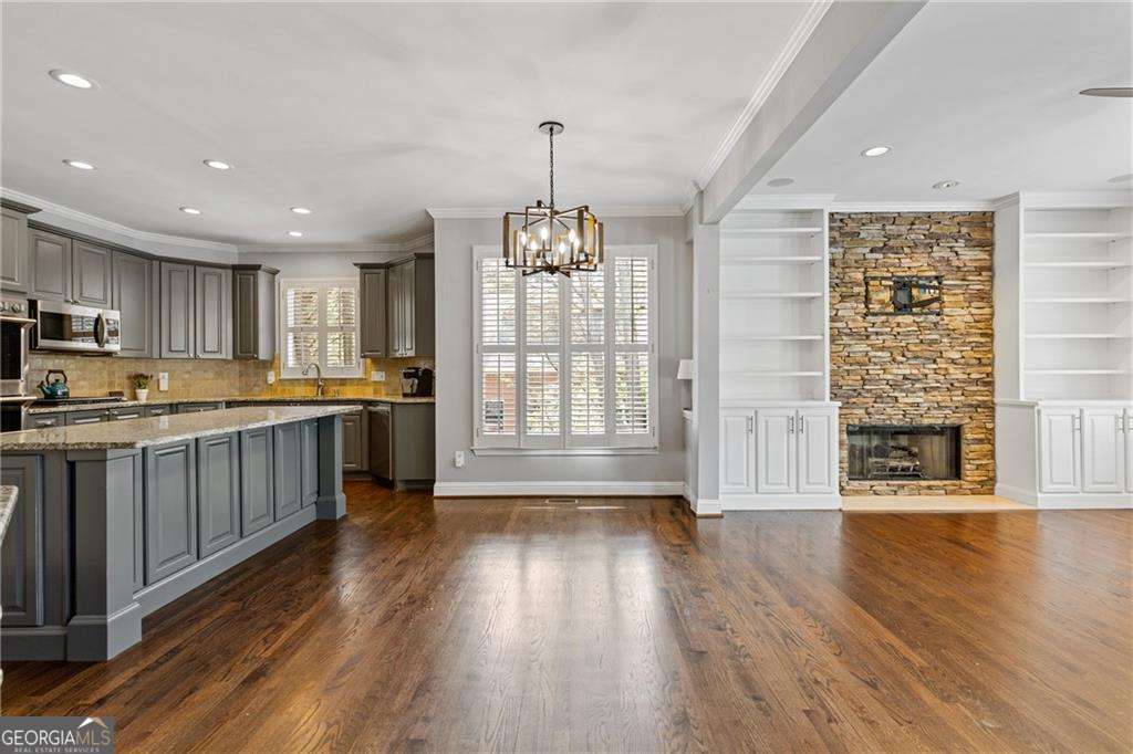 3710 Somerset RDG NW