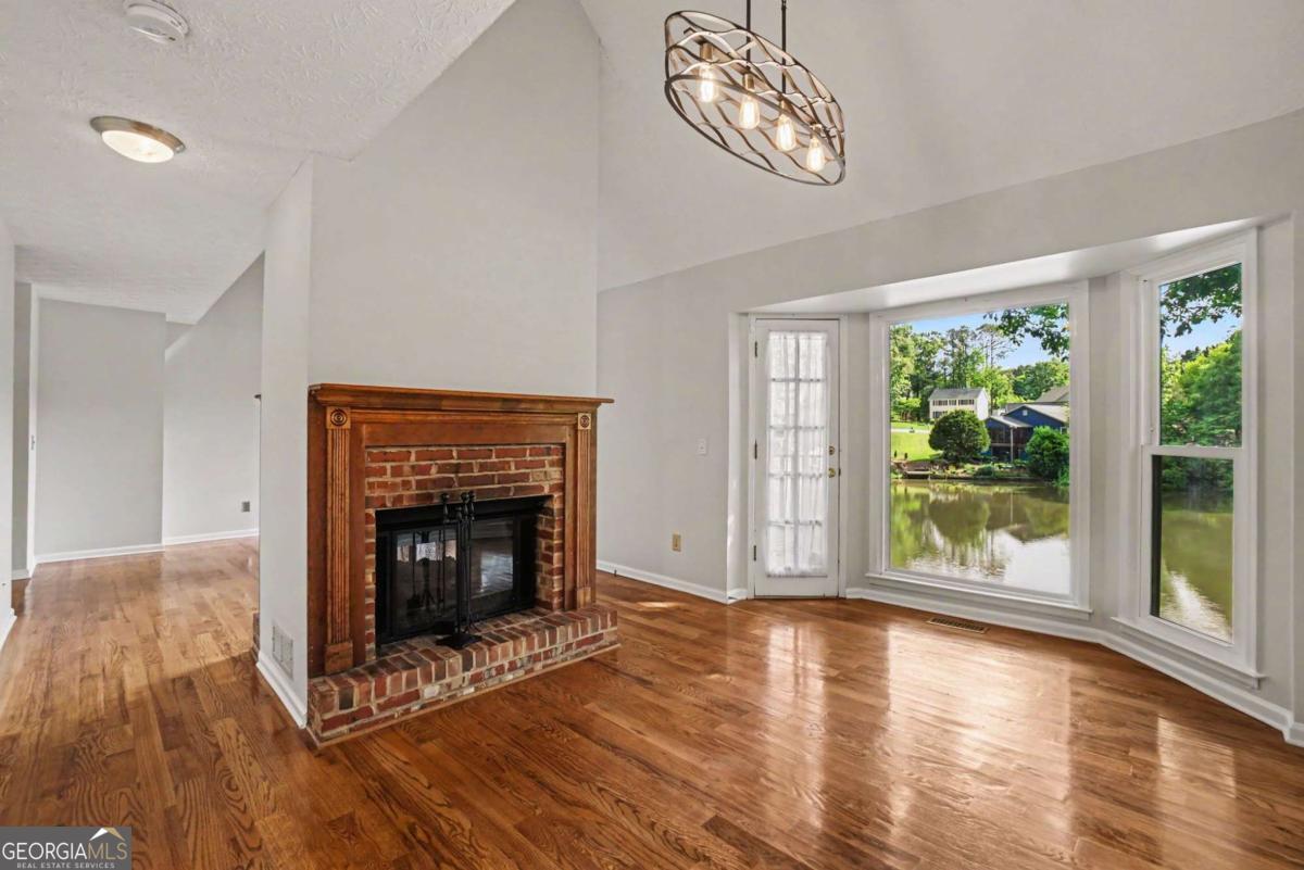 4328 Keheley Lake CT NE