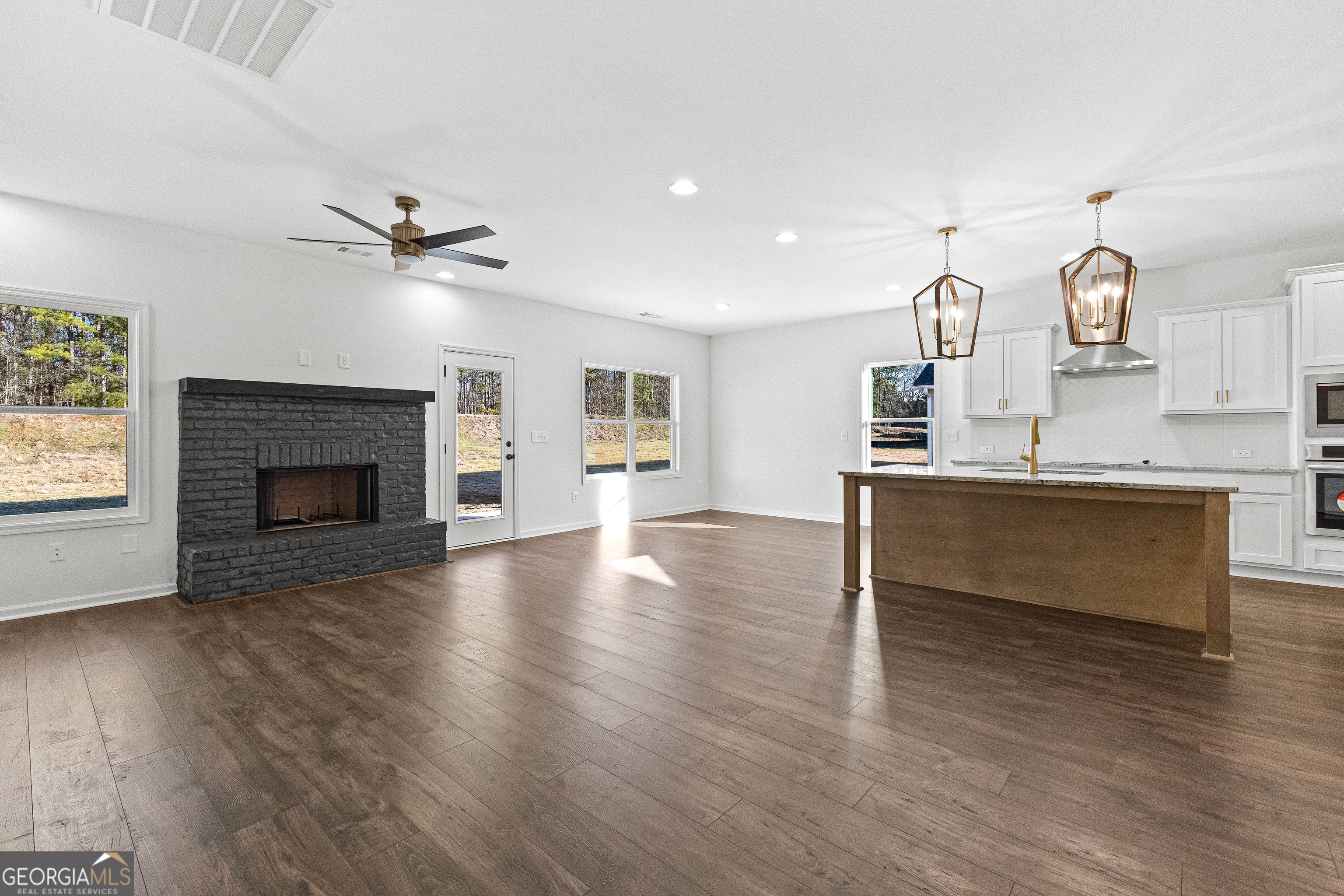 Senoia, Georgia 30276, United States, 4 Bedrooms Bedrooms, ,3 BathroomsBathrooms,Residential,Active,10656