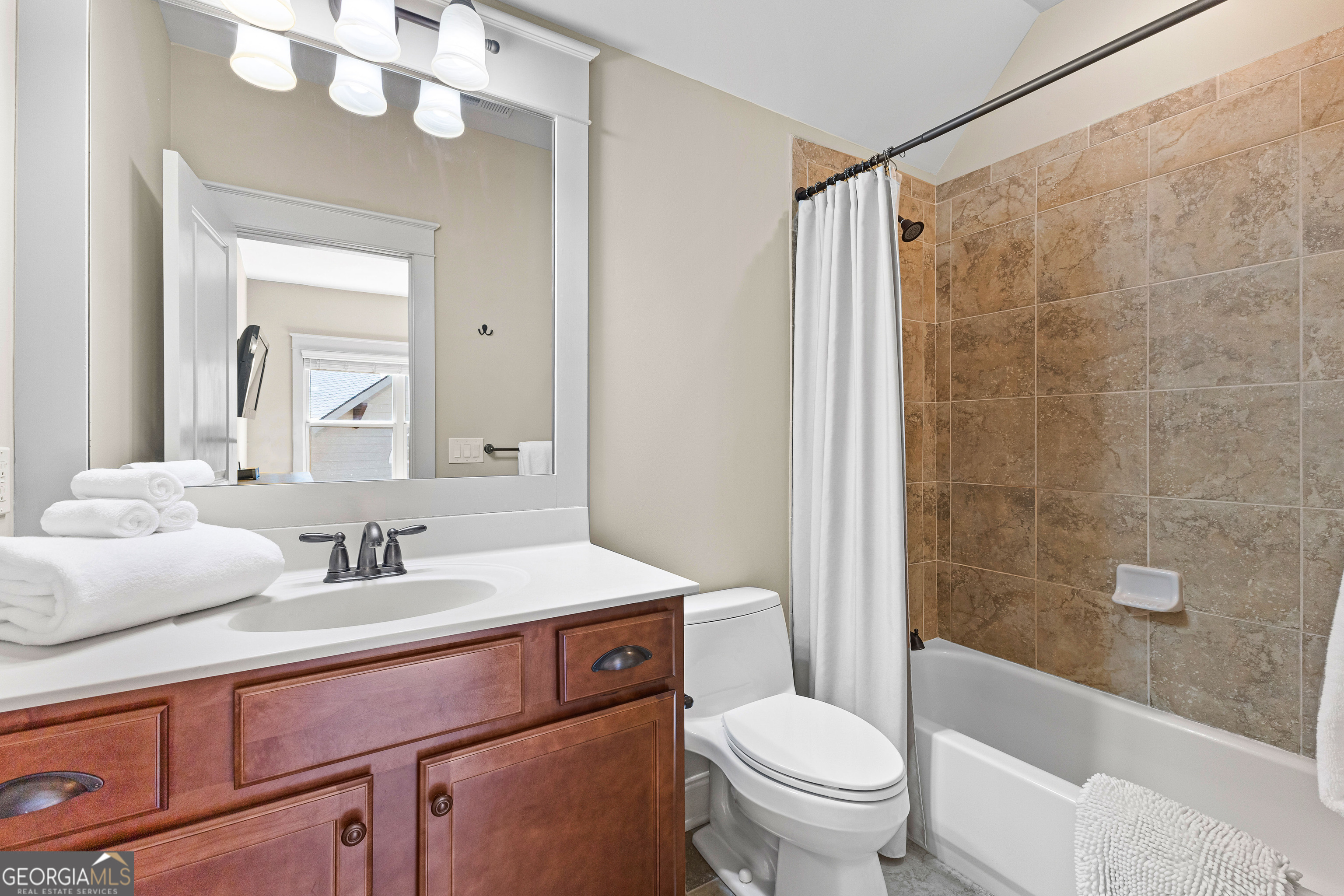 Peachtree City, Georgia 30269, United States, 6 Bedrooms Bedrooms, ,6 BathroomsBathrooms,Residential,Active,97127