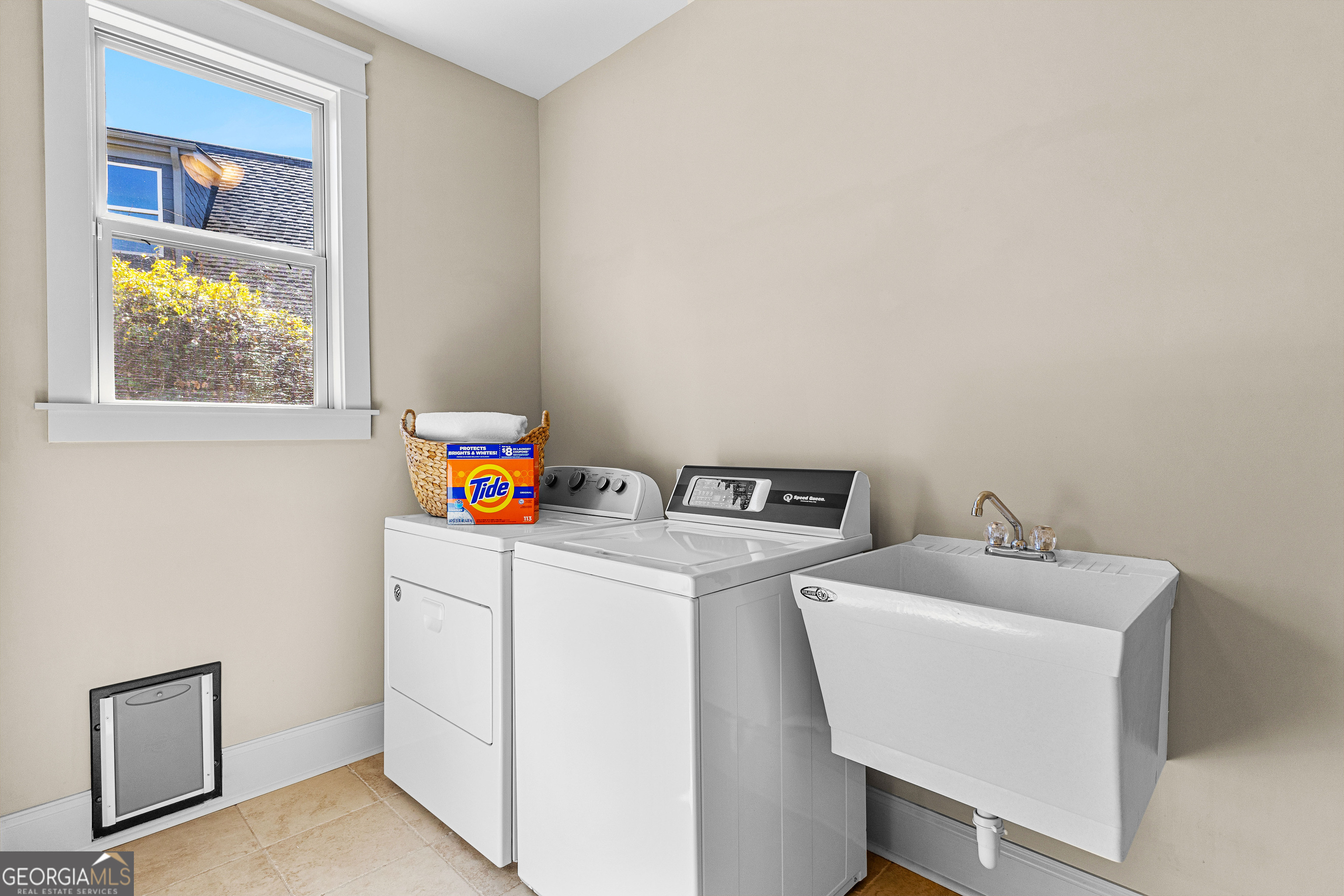 Peachtree City, Georgia 30269, United States, 6 Bedrooms Bedrooms, ,6 BathroomsBathrooms,Residential,Active,97127