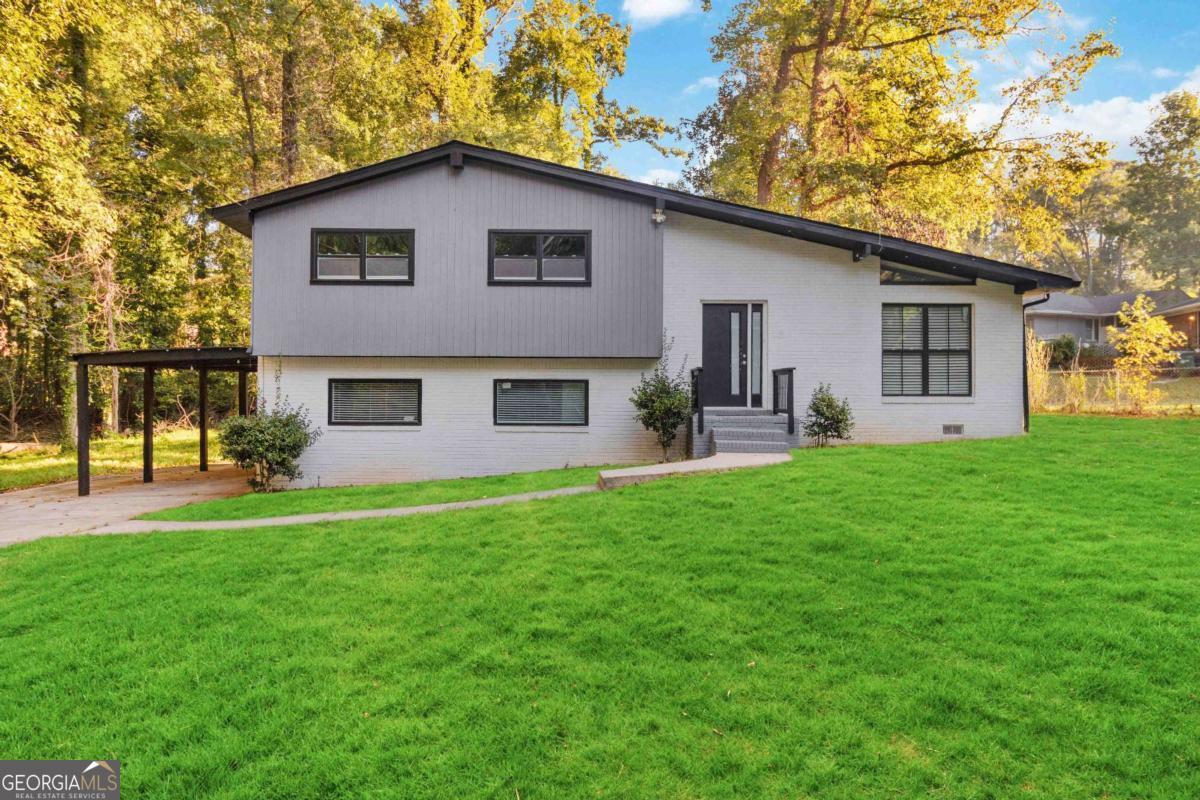2045 Pine Oak DR