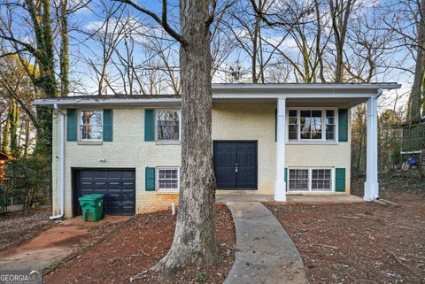 Photo of 1615 Pine Glen Circle, Decatur, GA 30035 (MLS # 10675759)