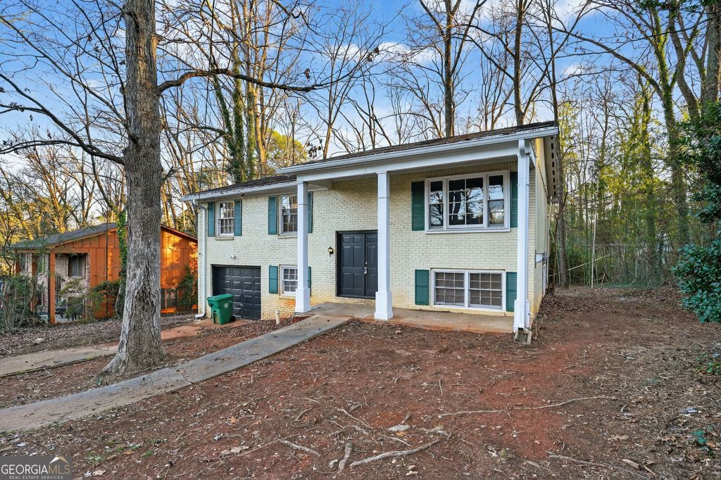 Photo of 1615 Pine Glen Circle, Decatur, GA 30035 (MLS # 10675759)