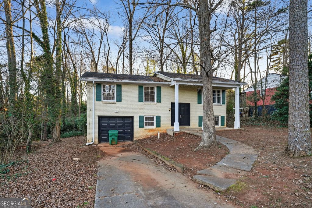 Photo of 1615 Pine Glen Circle, Decatur, GA 30035 (MLS # 10675759)