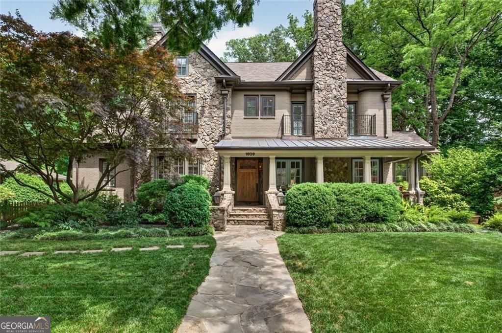 Photo of 1609 Nottingham Way NE, Atlanta, GA 30309 (MLS # 10764658)