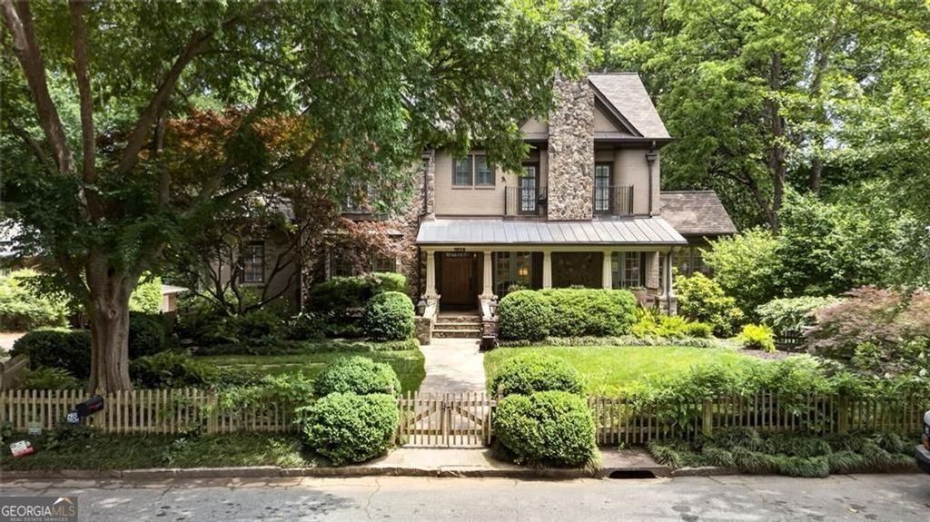 Photo of 1609 Nottingham Way NE, Atlanta, GA 30309 (MLS # 10764658)