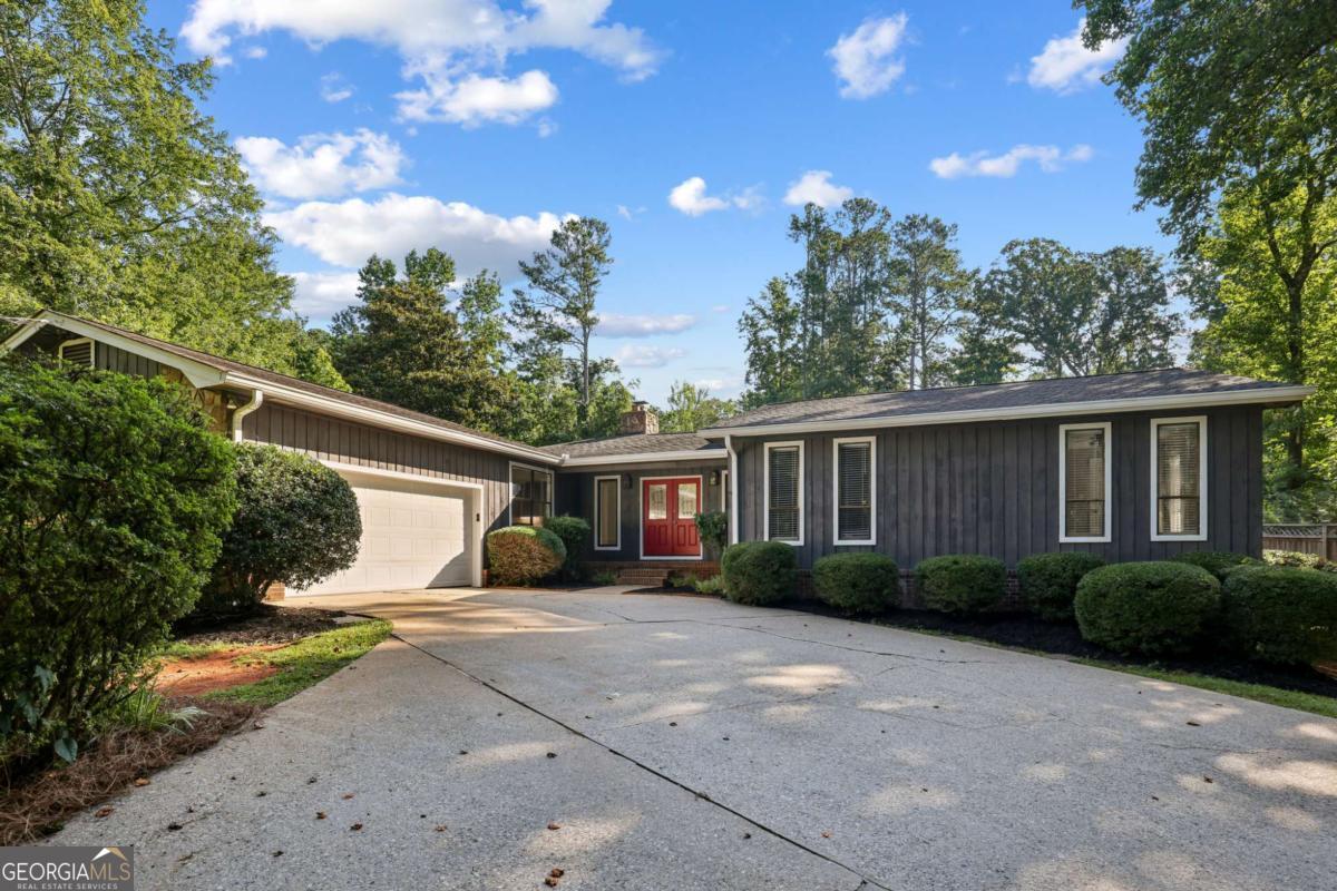 230 Hollyberry CT