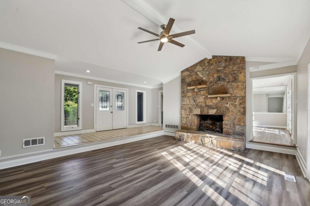 230 Hollyberry CT