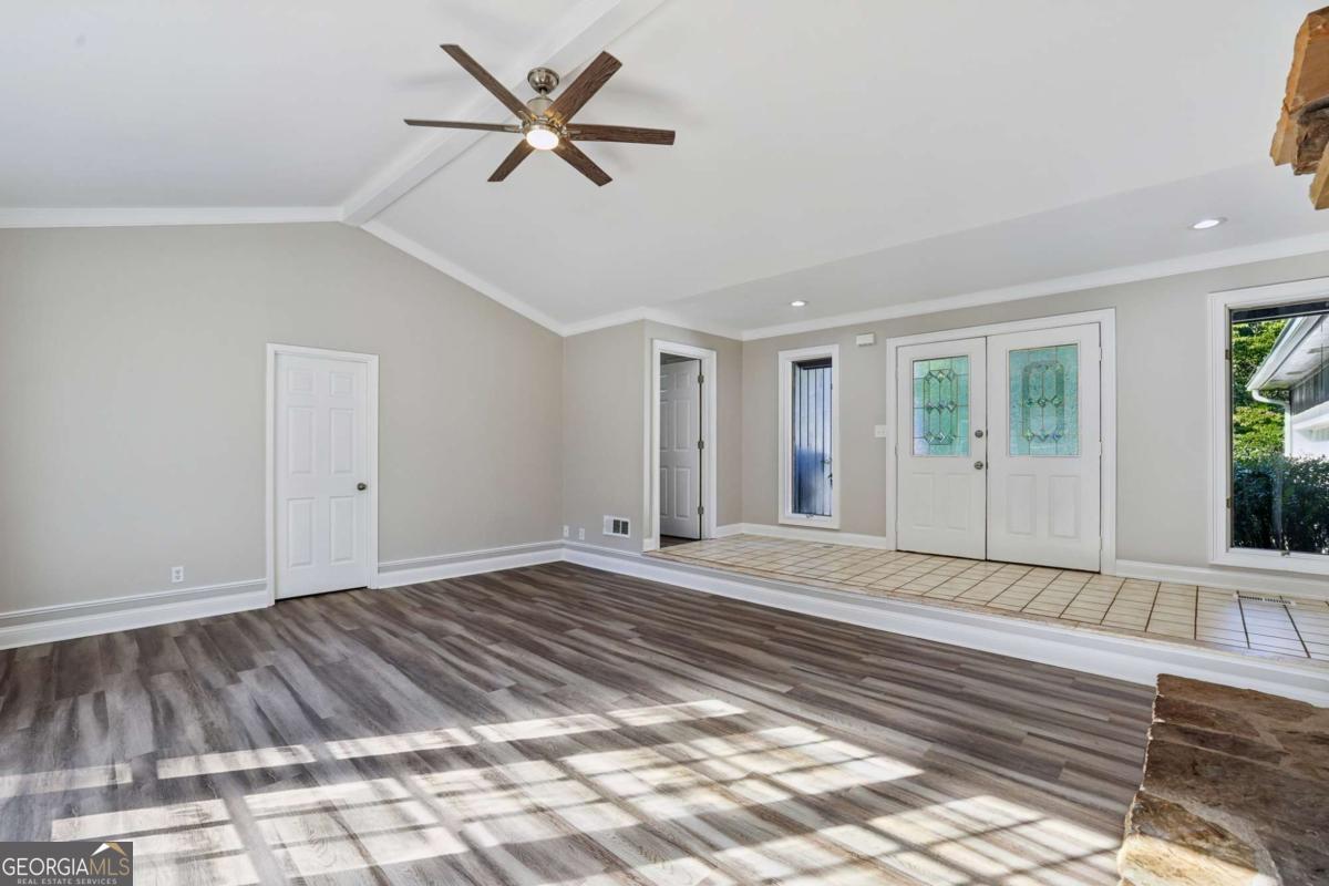 230 Hollyberry CT