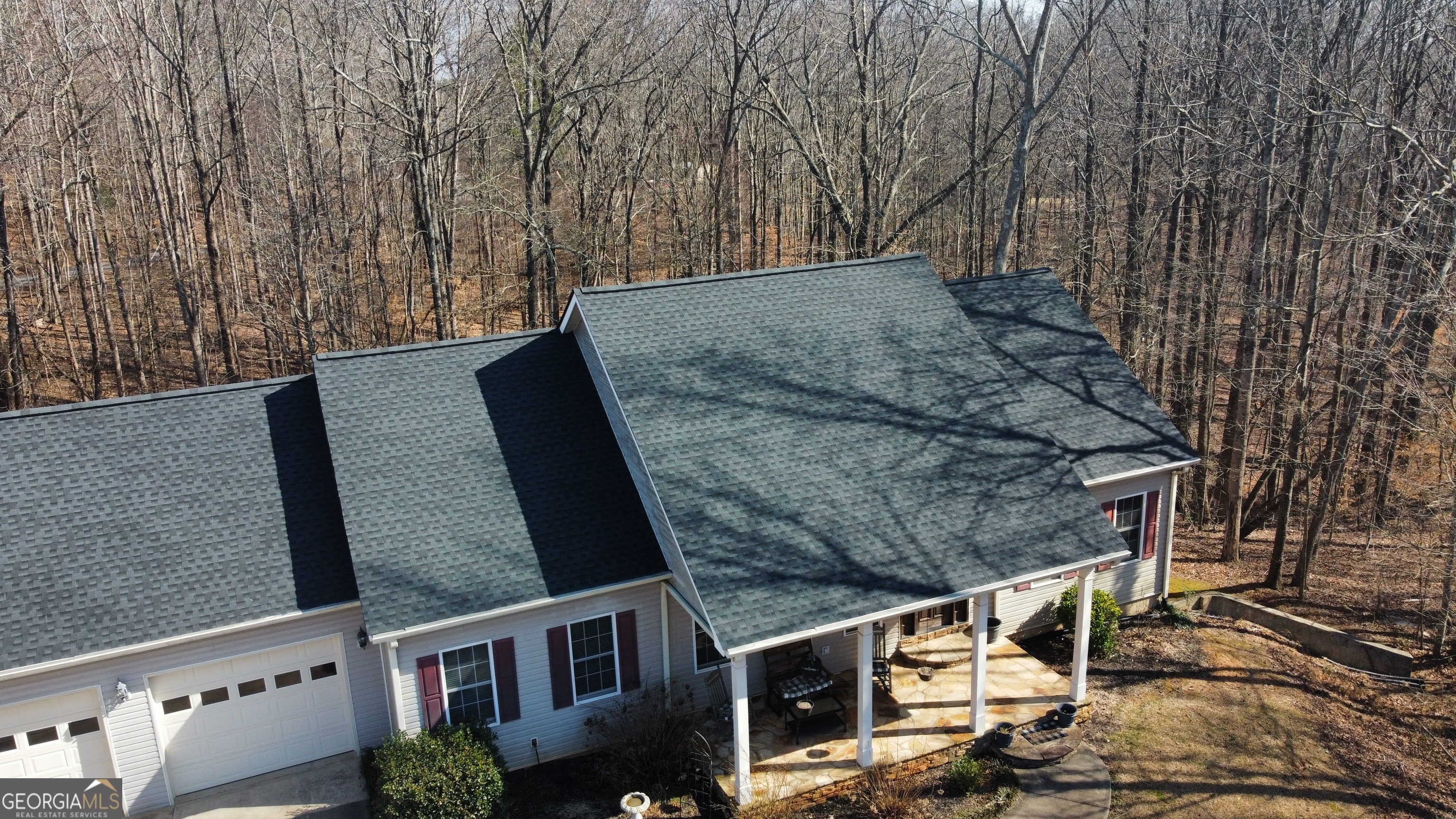 3627 E Hall RD