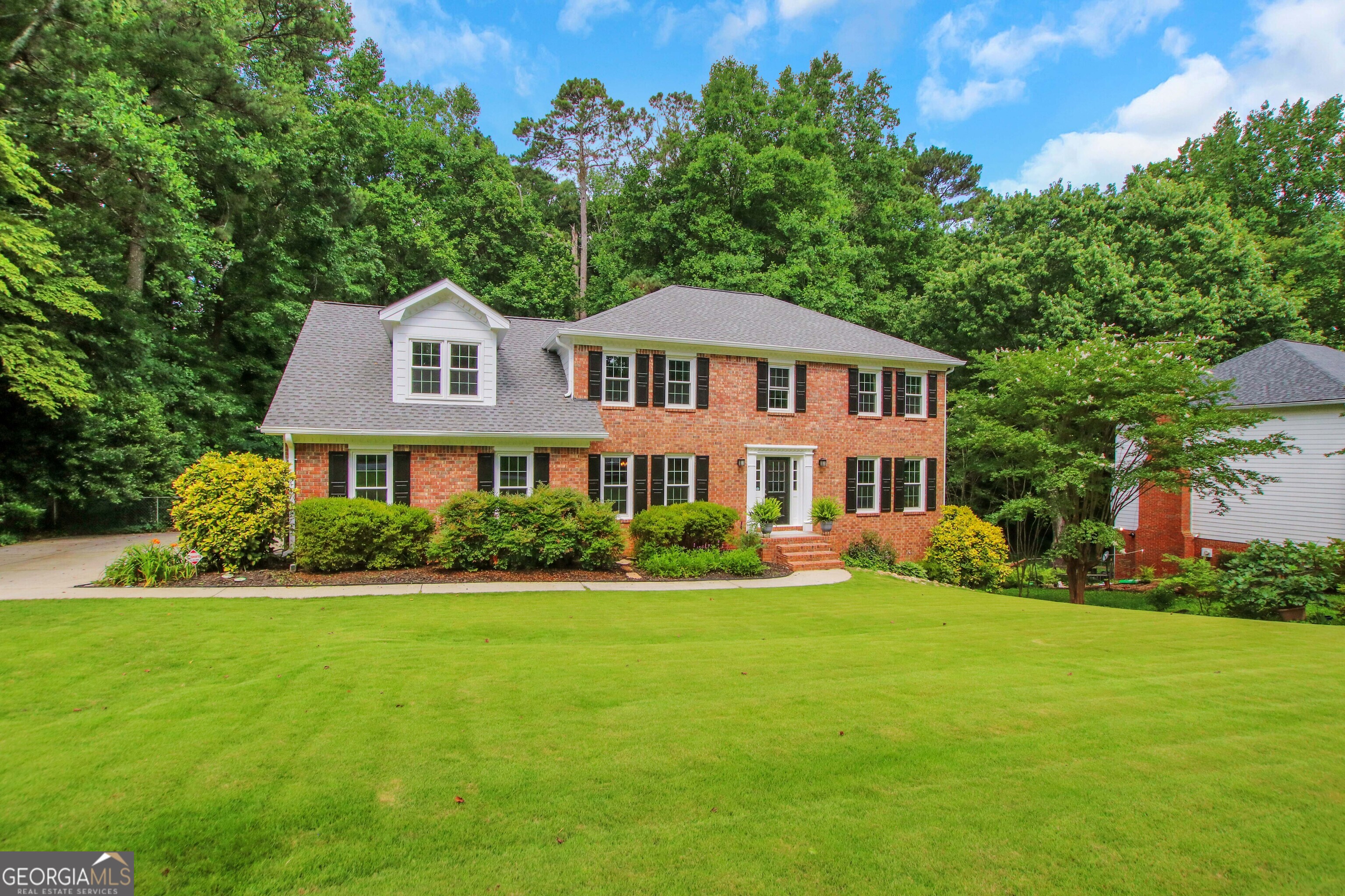 1135 PARKVIEW WAY