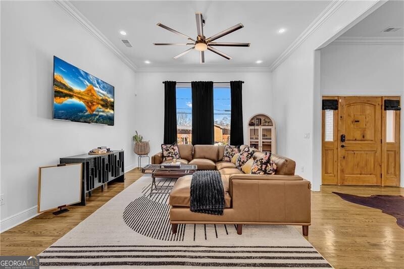 Atlanta, Georgia 30337, United States, 5 Bedrooms Bedrooms, ,4 BathroomsBathrooms,Residential,Active,83721