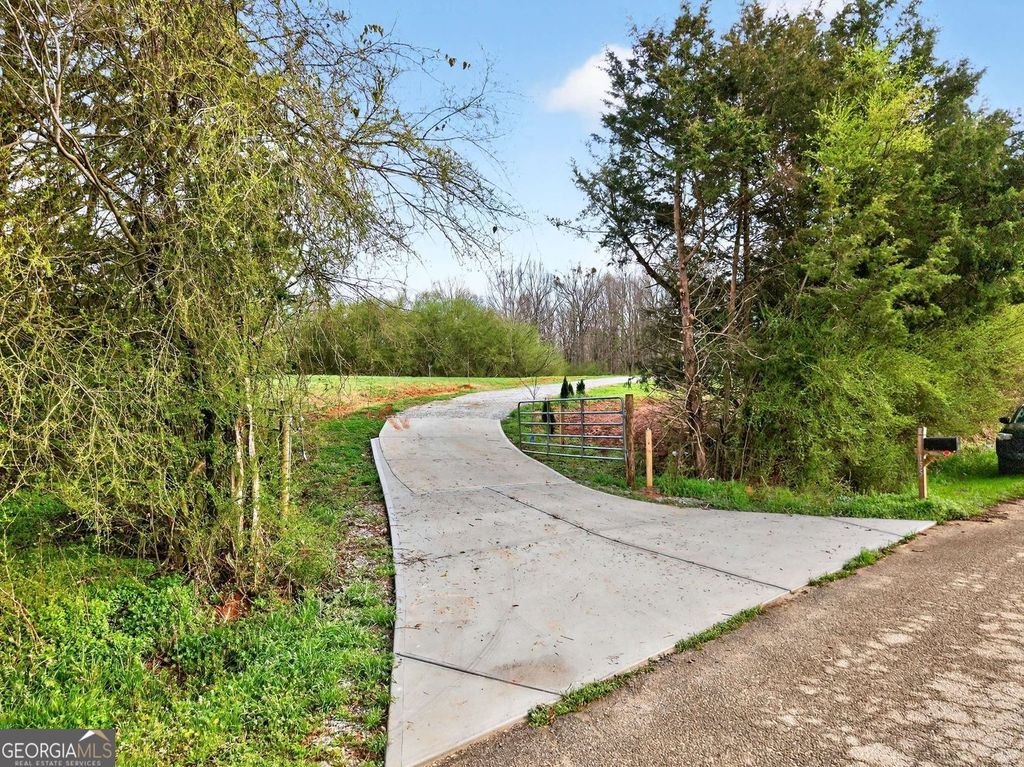 Photo of 155 McClure Road, Gillsville, GA 30543 (MLS # 10711324)