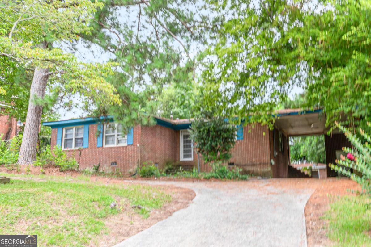 3033 Manchester DR