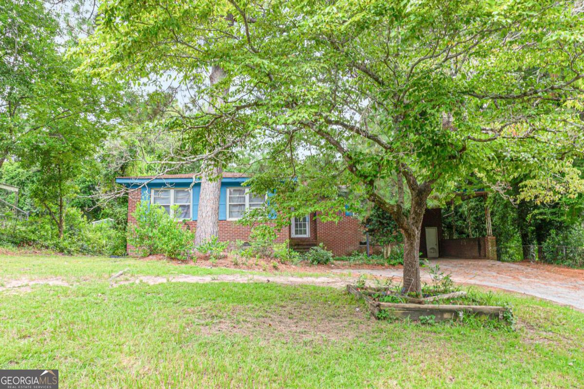 3033 Manchester DR